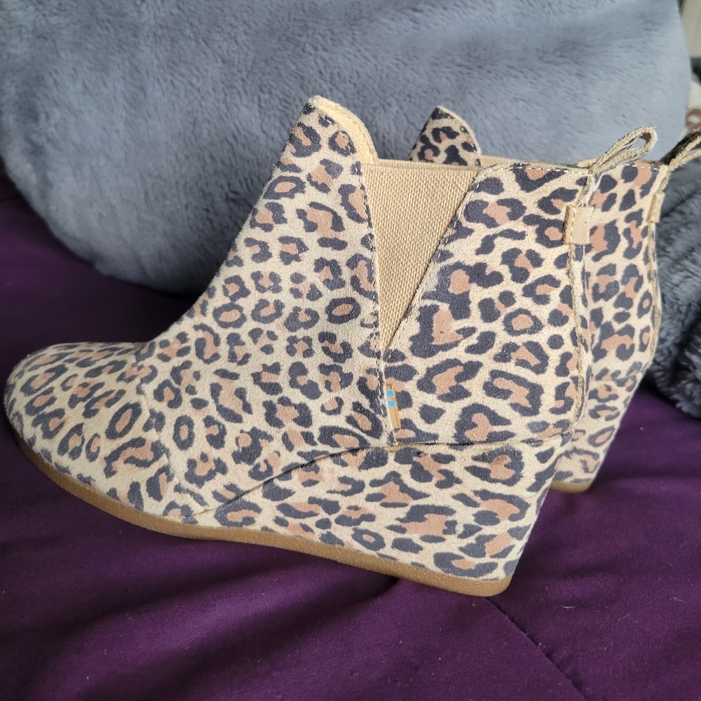 TOMS Heeled Wedge Booties - Leopard